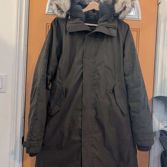 Aritzia Green Women's Jacket - Picture 6 of 6